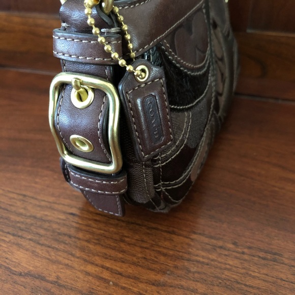 Coach capacity wristlet - Picture 2 of 3